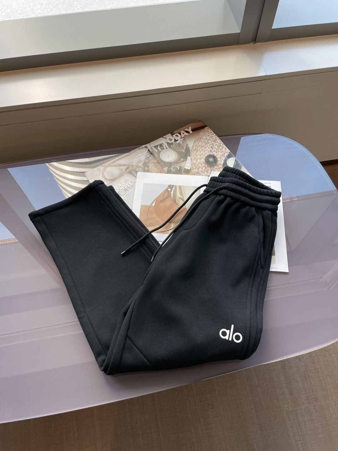 alo 2025秋冬最新系列男士加厚休闲裤！内里加绒，非常保暖，北方的宝子们赶紧备上！采用客供弹力柔棉材