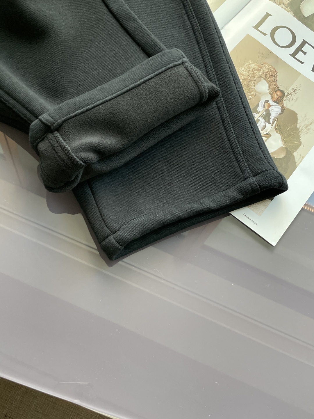 alo 2025秋冬最新系列男士加厚休闲裤！内里加绒，非常保暖，北方的宝子们赶紧备上！采用客供弹力柔棉材