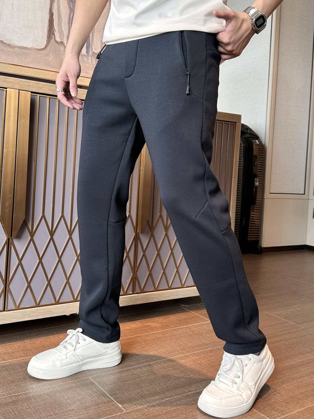 迪桑特 男士休闲裤👍速干面料休闲裤，最新款上身版型无敌正！绝对可以闭眼收的一款此款裤子非常百搭，弹力腰围