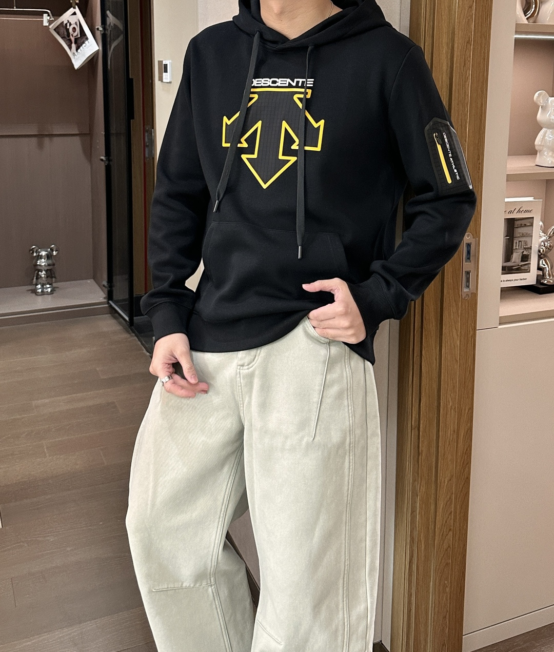 迪桑特 套头连帽卫衣；经典套头男女同款，简约大气系列单品，低调奢华大气百搭款！卫衣选用客供100%高克重