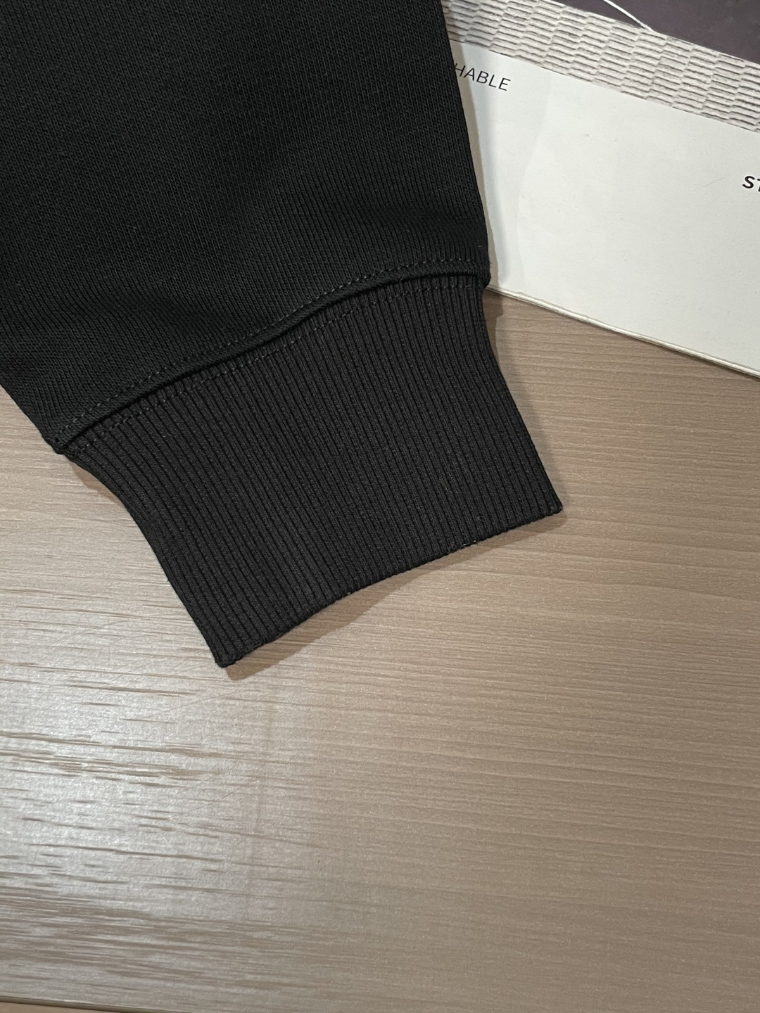 迪桑特 套头连帽卫衣；经典套头男女同款，简约大气系列单品，低调奢华大气百搭款！卫衣选用客供100%高克重