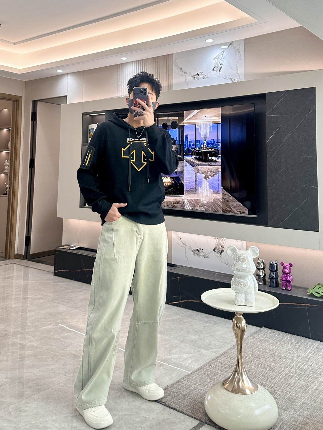 迪桑特 套头连帽卫衣；经典套头男女同款，简约大气系列单品，低调奢华大气百搭款！卫衣选用客供100%高克重