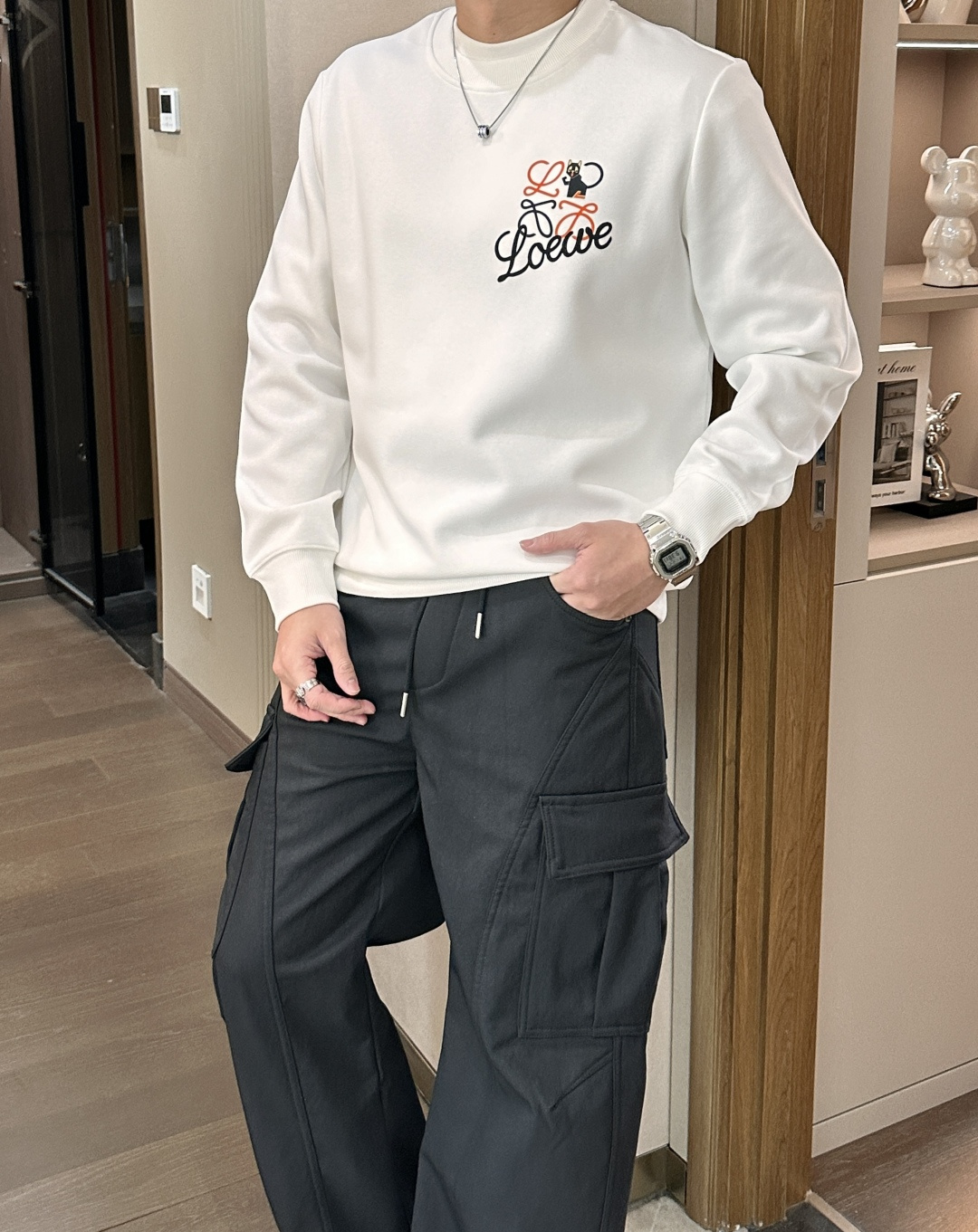 Loewe 套头圆领卫衣；经典套头男女同款，简约大气系列单品，低调奢华大气百搭款！卫衣选用客供100%高