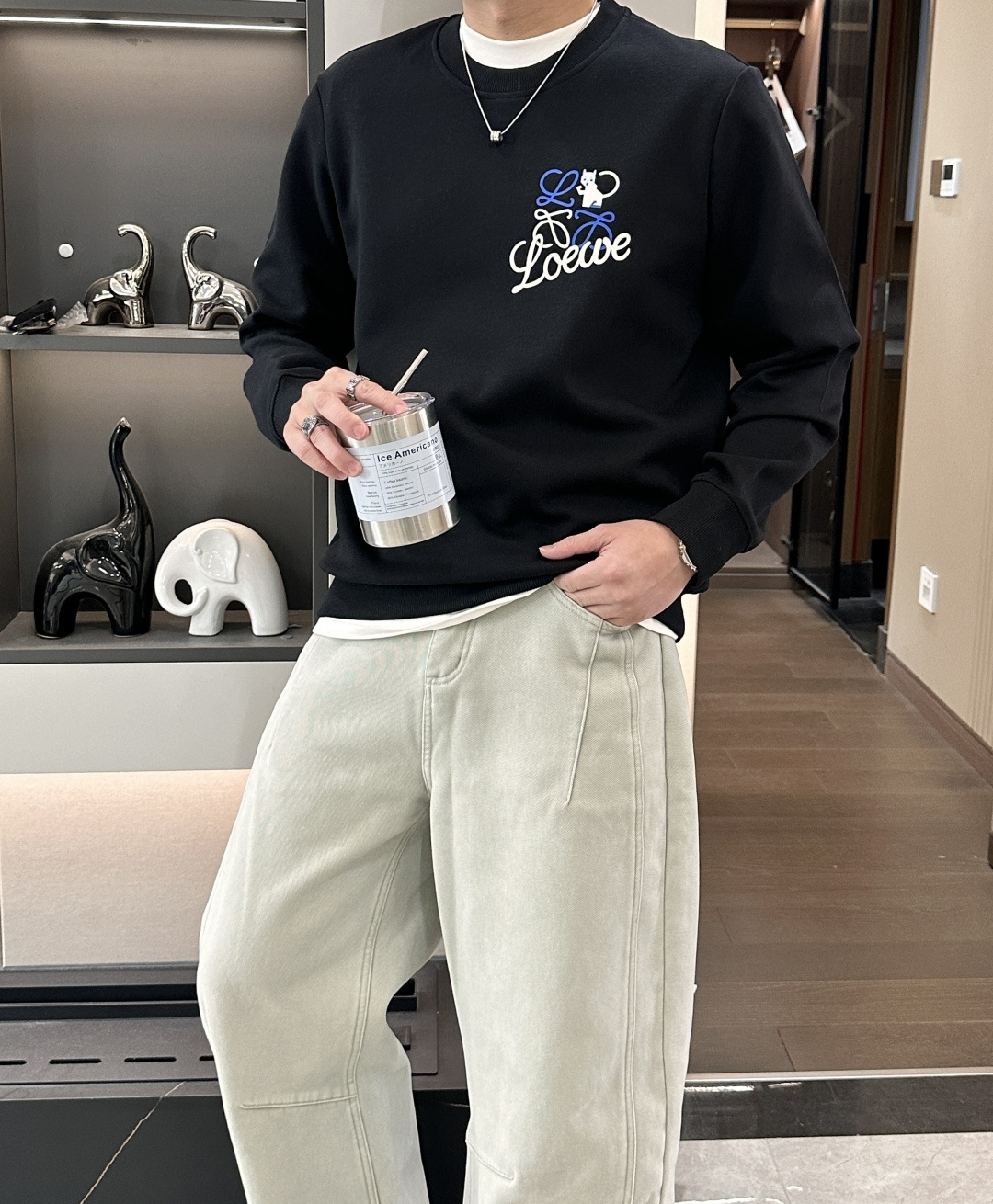 Loewe 套头圆领卫衣；经典套头男女同款，简约大气系列单品，低调奢华大气百搭款！卫衣选用客供100%高