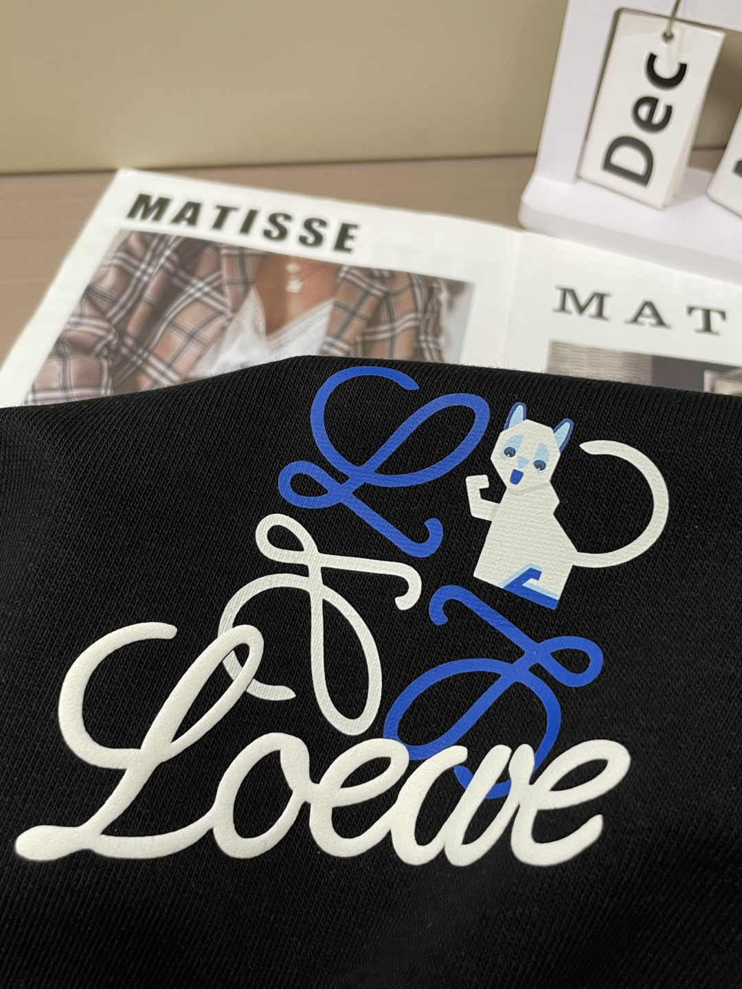 Loewe 套头圆领卫衣；经典套头男女同款，简约大气系列单品，低调奢华大气百搭款！卫衣选用客供100%高