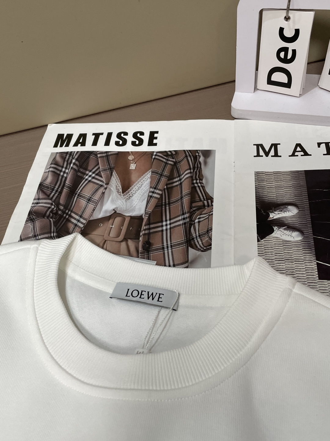 Loewe 套头圆领卫衣；经典套头男女同款，简约大气系列单品，低调奢华大气百搭款！卫衣选用客供100%高