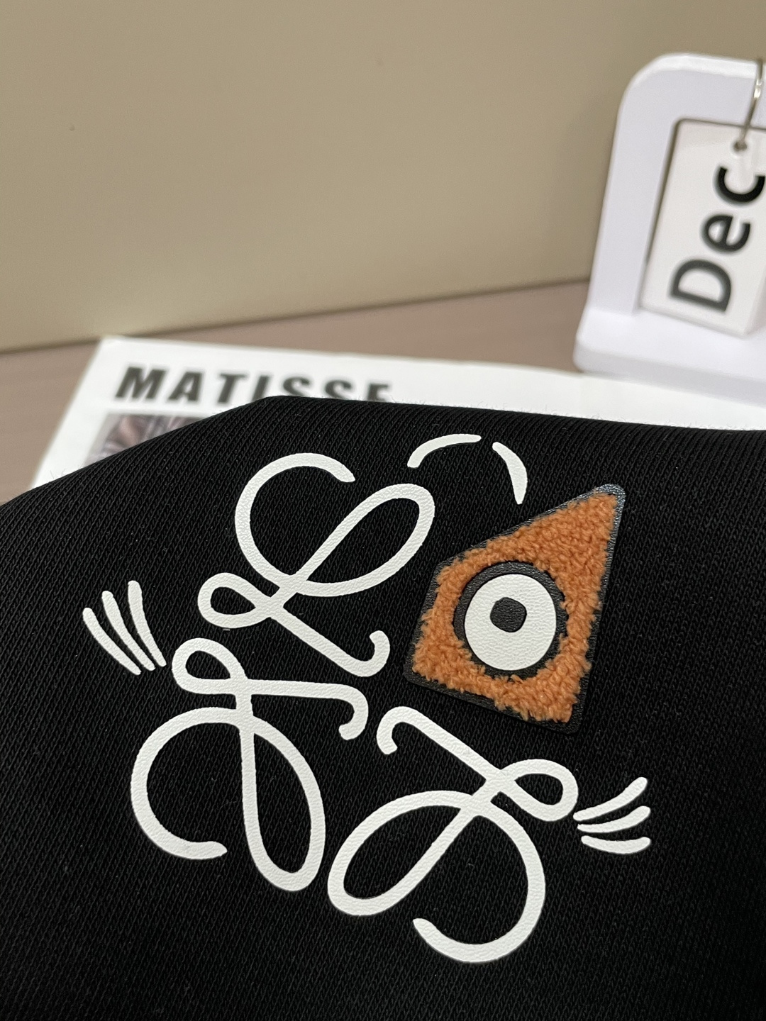 Loewe 套头圆领卫衣；经典套头男女同款，简约大气系列单品，低调奢华大气百搭款！卫衣选用客供100%高