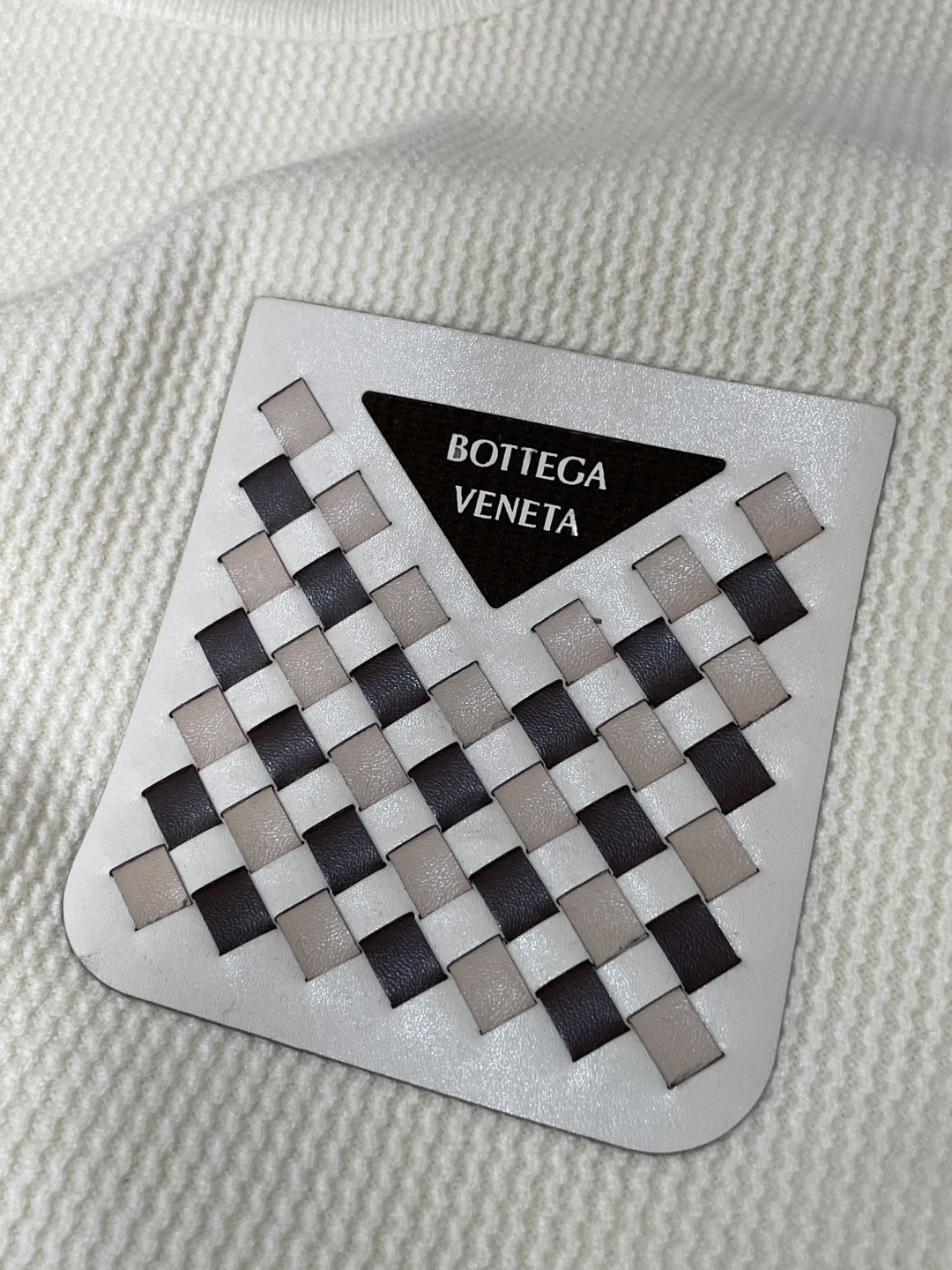 BV 重磅推荐！2025aw秋冬新款 专柜同步 时尚经典基础款针织衫 秋冬必备款 采用针织衫加厚毛衣，精