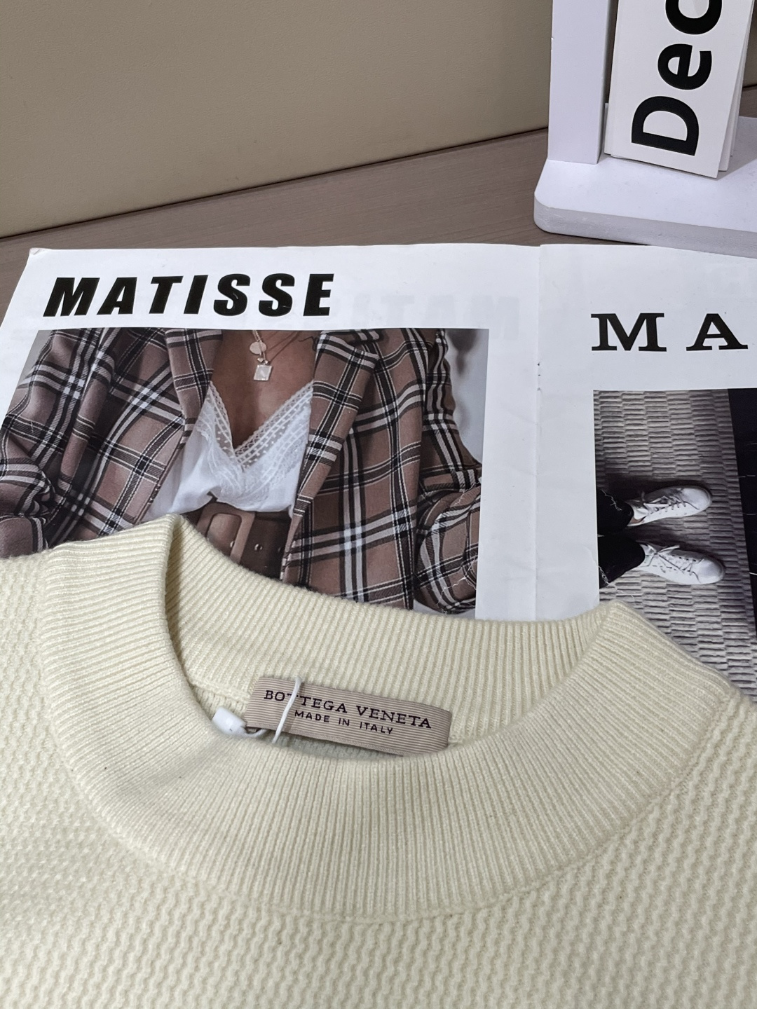 BV 重磅推荐！2025aw秋冬新款 专柜同步 时尚经典基础款针织衫 秋冬必备款 采用针织衫加厚毛衣，精