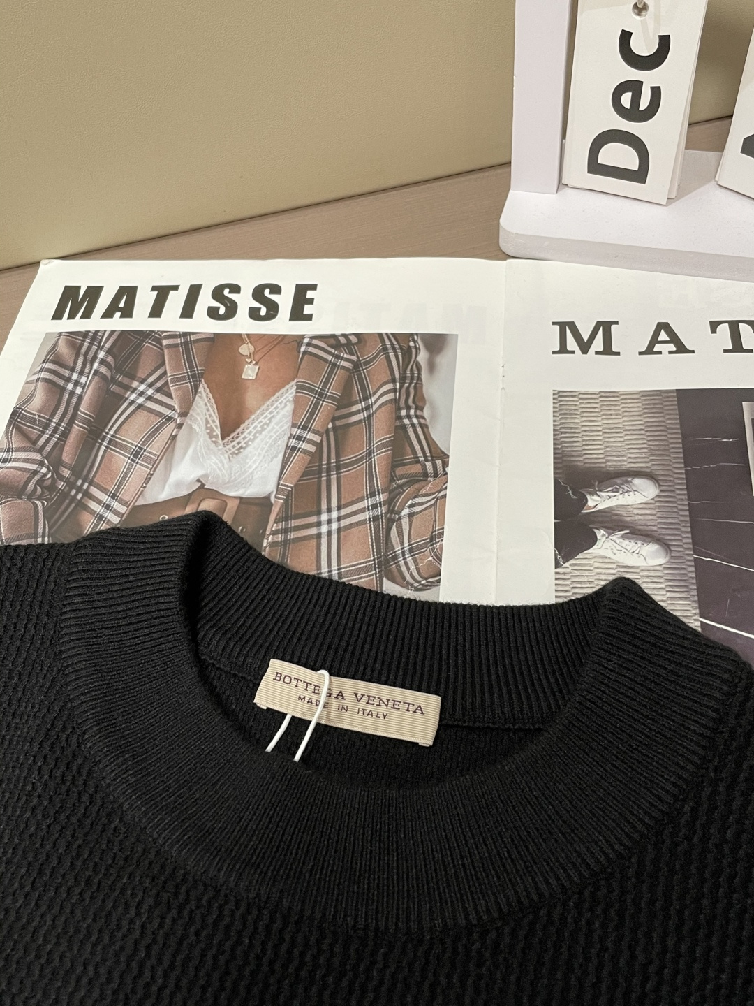 BV 重磅推荐！2025aw秋冬新款 专柜同步 时尚经典基础款针织衫 秋冬必备款 采用针织衫加厚毛衣，精