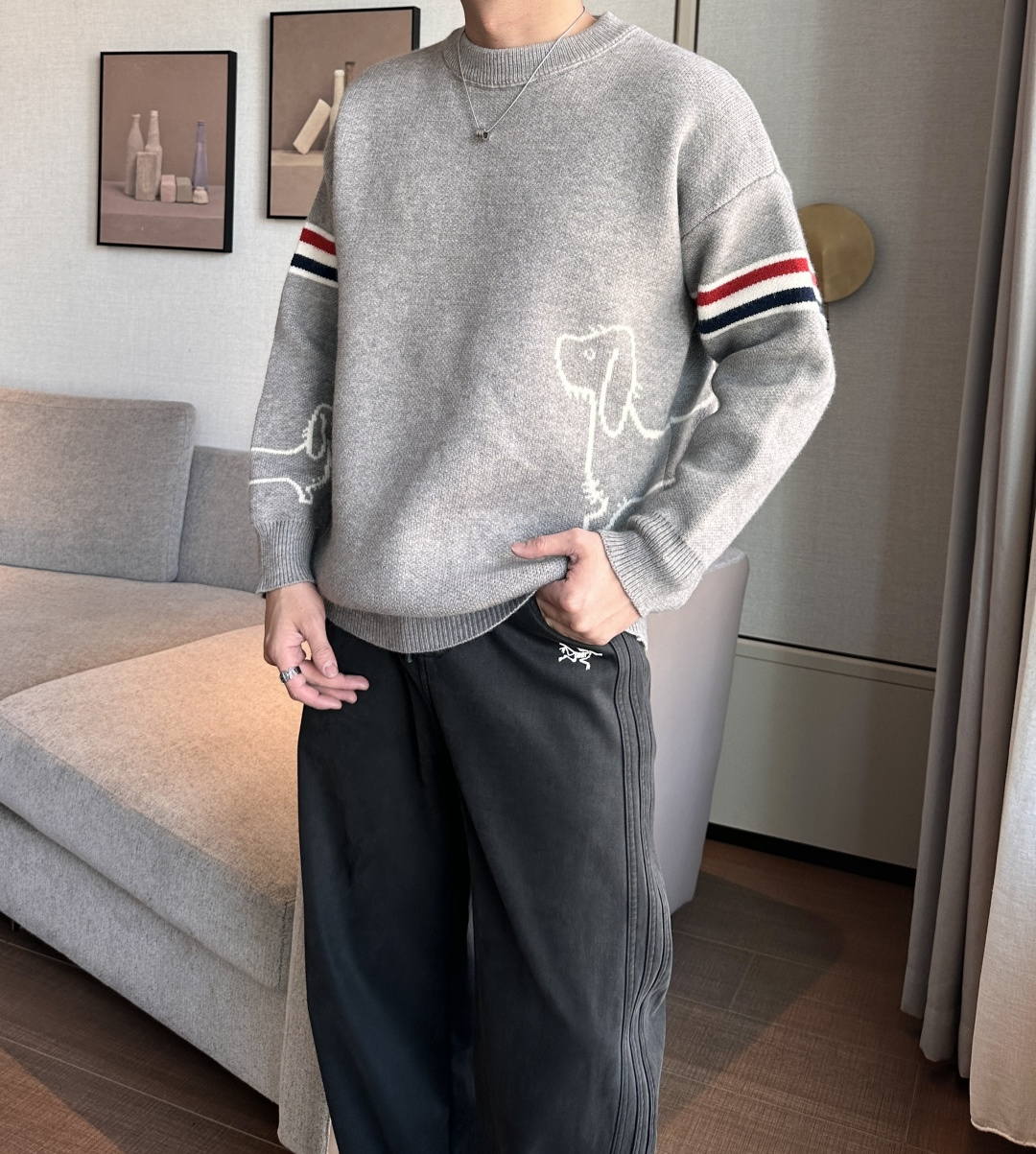 支持年后 TB 重磅推荐！2025aw秋冬新款 专柜同步 时尚经典基础款针织衫 秋冬必备款 采用针织衫加