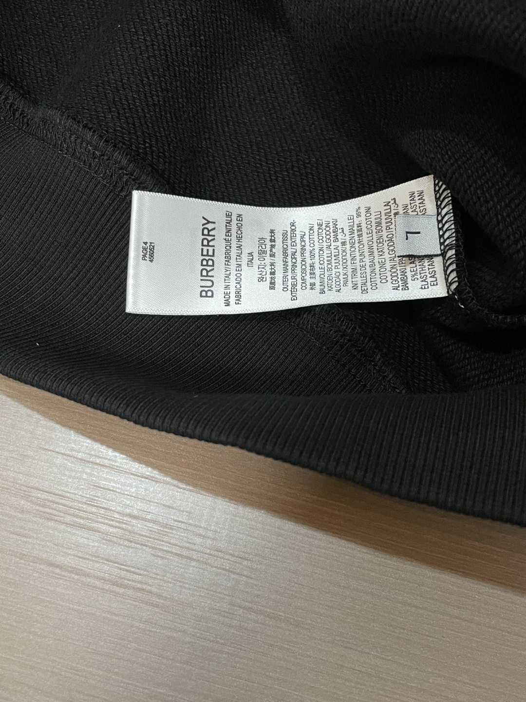 BUR 套头圆领卫衣;经典套头男女同款,简约大气系列单品,低调奢华大气百搭款! 卫衣选用客供100%高克重棉质面料精制 BUR 套头圆领卫衣;经典套头男女同款,简约大气系列单品,低调奢华大气百搭款! 卫衣选用客供100%高克重棉质面料精制