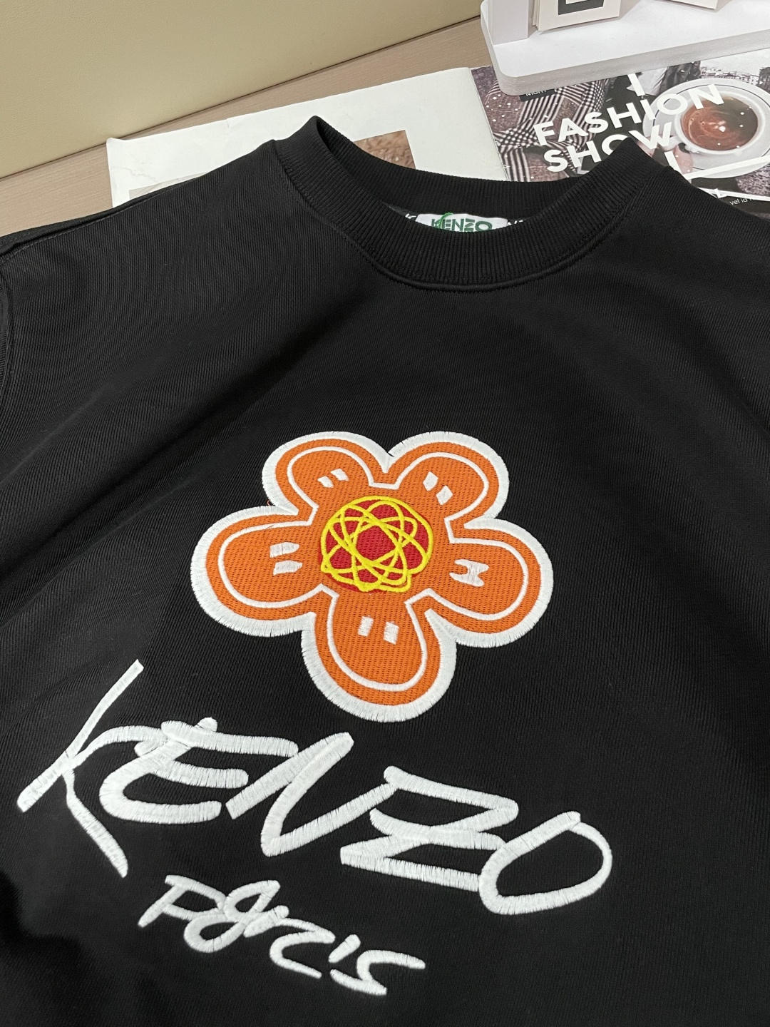 KENZO 套头圆领卫衣;经典套头男女同款,简约大气系列单品,低调奢华大气百搭款! 卫衣选用客供100%高克重棉质面料精 KENZO 套头圆领卫衣;经典套头男女同款,简约大气系列单品,低调奢华大气百搭款! 卫衣选用客供100%高克重棉质面料精
