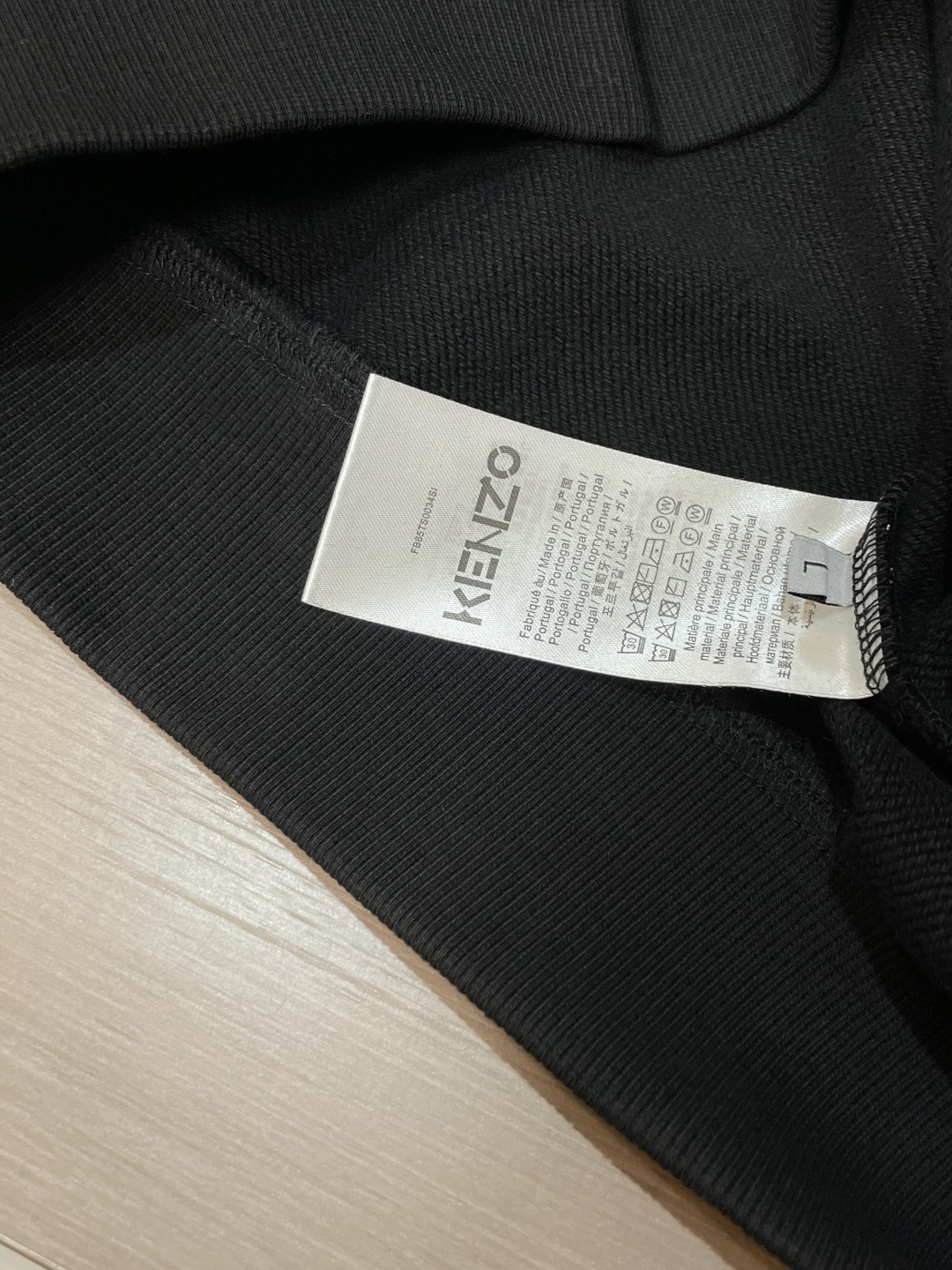 KENZO 套头圆领卫衣;经典套头男女同款,简约大气系列单品,低调奢华大气百搭款! 卫衣选用客供100%高克重棉质面料精 KENZO 套头圆领卫衣;经典套头男女同款,简约大气系列单品,低调奢华大气百搭款! 卫衣选用客供100%高克重棉质面料精