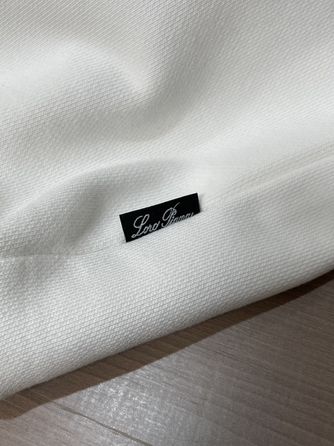 Loro Piana  套头圆领卫衣；经典套头男女同款，简约大气系列单品，低调奢华大气百搭款！ 卫衣选用客供100%高克