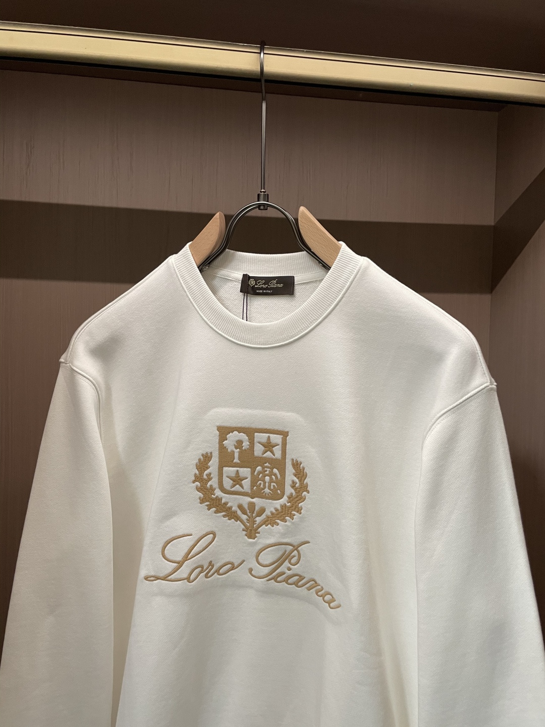 Loro Piana  套头圆领卫衣；经典套头男女同款，简约大气系列单品，低调奢华大气百搭款！ 卫衣选用客供100%高克