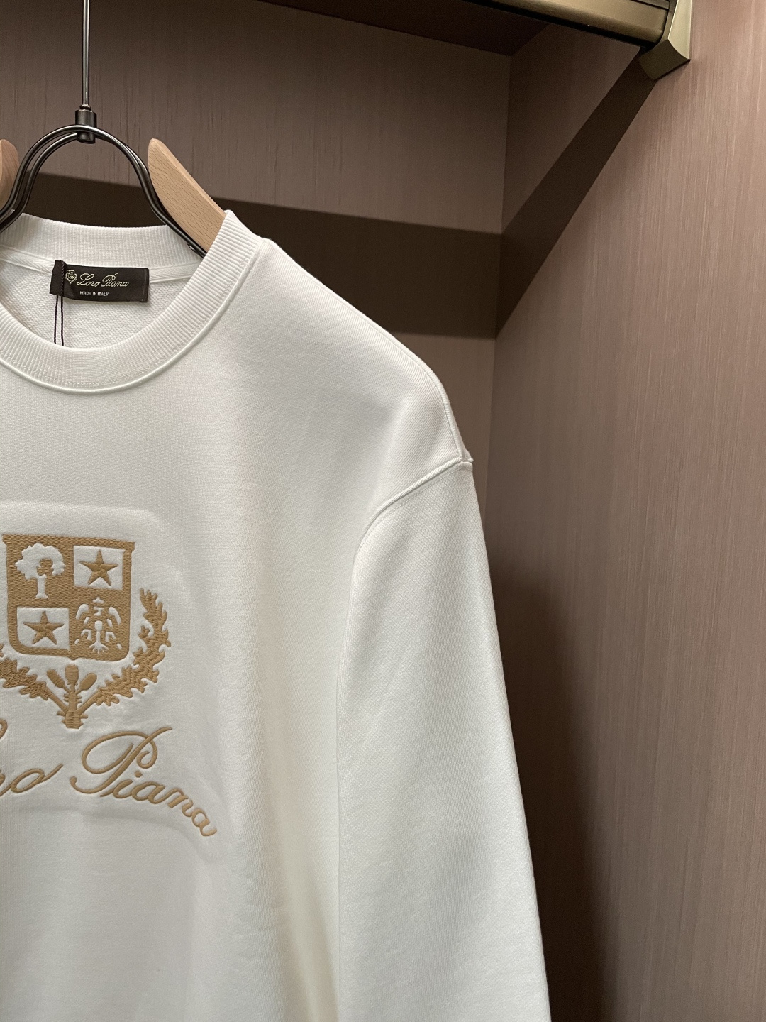Loro Piana  套头圆领卫衣；经典套头男女同款，简约大气系列单品，低调奢华大气百搭款！ 卫衣选用客供100%高克