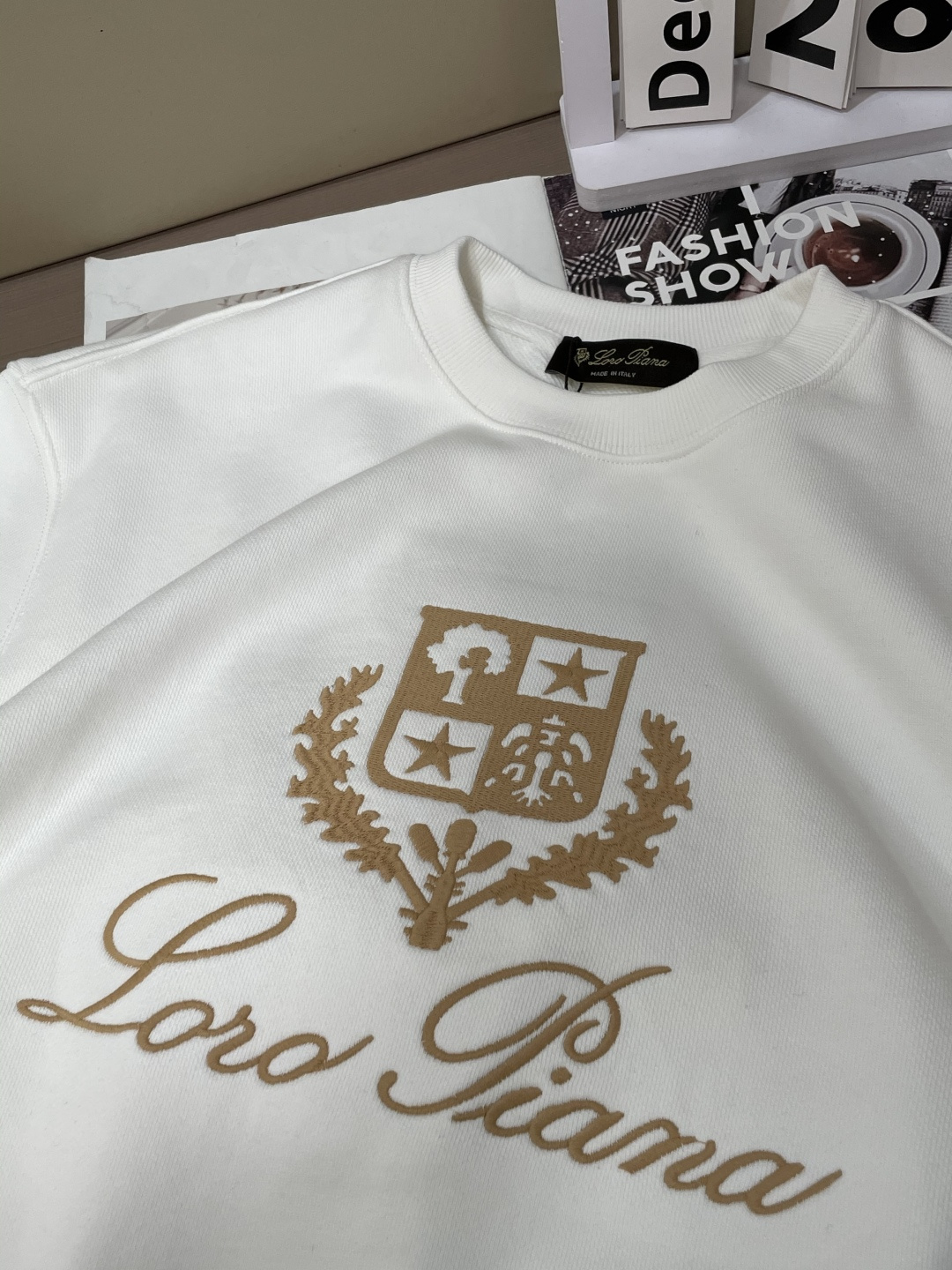 Loro Piana  套头圆领卫衣；经典套头男女同款，简约大气系列单品，低调奢华大气百搭款！ 卫衣选用客供100%高克