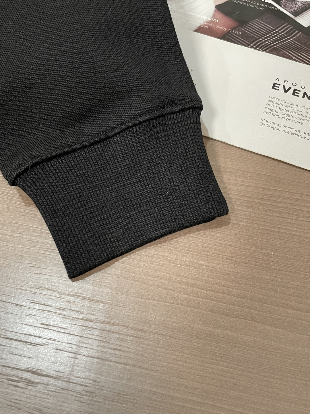 Loro Piana  套头圆领卫衣；经典套头男女同款，简约大气系列单品，低调奢华大气百搭款！ 卫衣选用客供100%高克