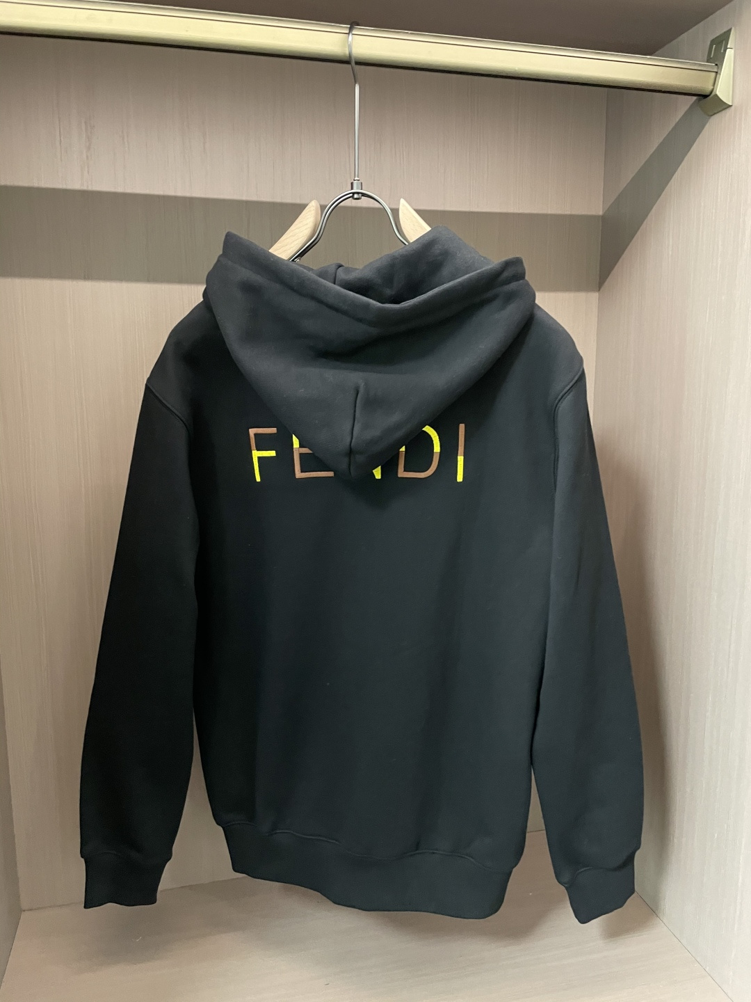 FD 秋冬加绒连帽卫衣 男女同款时尚休闲套头加绒卫衣衫!贸易公司渠道稀出,领先官网发售!一直都是神奇的存在,有着极高的辨 FD 秋冬加绒连帽卫衣 男女同款时尚休闲套头加绒卫衣衫!贸易公司渠道稀出,领先官网发售!一直都是神奇的存在,有着极高的辨