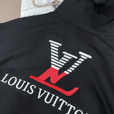 Lv 秋冬加绒连帽卫衣 男女同款时尚休闲套头加绒卫衣衫!贸易公司渠道稀出,领先官网发售!一直都是神奇的存在,有着极高的辨 Lv 秋冬加绒连帽卫衣 男女同款时尚休闲套头加绒卫衣衫!贸易公司渠道稀出,领先官网发售!一直都是神奇的存在,有着极高的辨