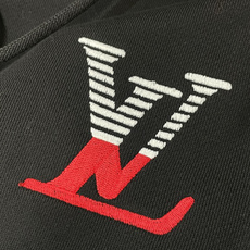 Lv 秋冬加绒连帽卫衣 男女同款时尚休闲套头加绒卫衣衫!贸易公司渠道稀出,领先官网发售!一直都是神奇的存在,有着极高的辨 Lv 秋冬加绒连帽卫衣 男女同款时尚休闲套头加绒卫衣衫!贸易公司渠道稀出,领先官网发售!一直都是神奇的存在,有着极高的辨