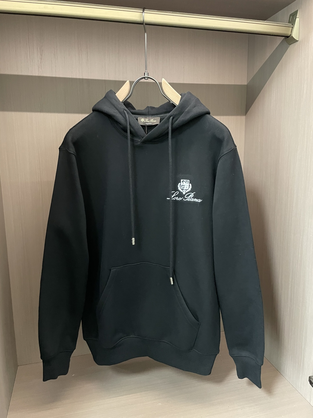Loro Piana 秋冬加绒连帽卫衣 男女同款时尚休闲套头加绒卫衣衫!贸易公司渠道稀出,领先官网发售!一直都是神奇的存 Loro Piana 秋冬加绒连帽卫衣 男女同款时尚休闲套头加绒卫衣衫!贸易公司渠道稀出,领先官网发售!一直都是神奇的存