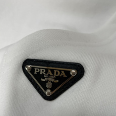 Prad 秋冬加绒连帽卫衣 男女同款时尚休闲套头加绒卫衣衫!贸易公司渠道稀出,领先官网发售!一直都是神奇的存在,有着极 Prad 秋冬加绒连帽卫衣 男女同款时尚休闲套头加绒卫衣衫!贸易公司渠道稀出,领先官网发售!一直都是神奇的存在,有着极