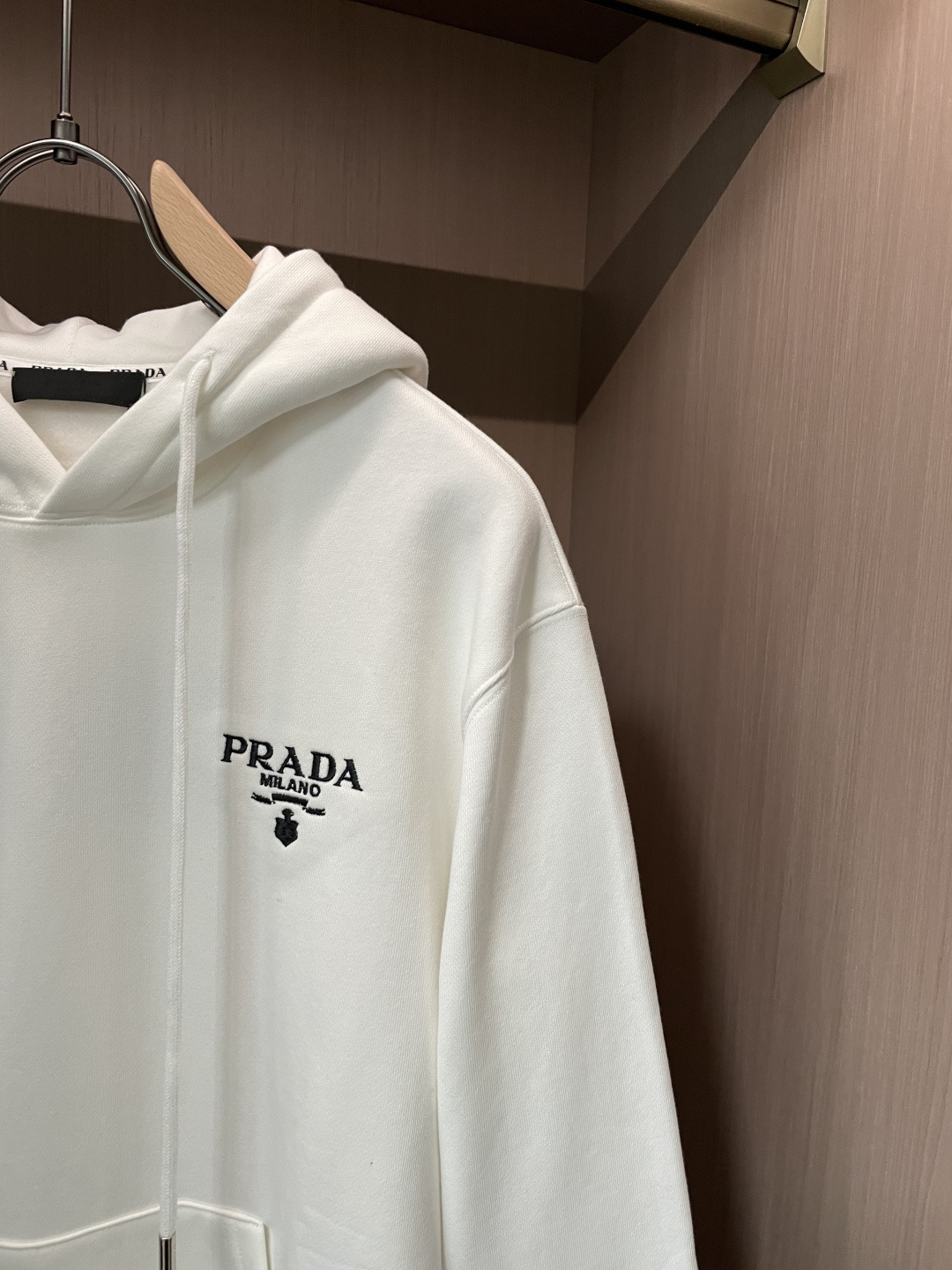 Prad 秋冬加绒连帽卫衣 男女同款时尚休闲套头加绒卫衣衫!贸易公司渠道稀出,领先官网发售!一直都是神奇的存在,有着极 Prad 秋冬加绒连帽卫衣 男女同款时尚休闲套头加绒卫衣衫!贸易公司渠道稀出,领先官网发售!一直都是神奇的存在,有着极