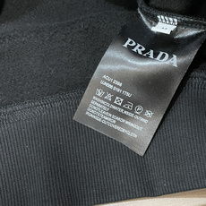 Prad 秋冬加绒连帽卫衣 男女同款时尚休闲套头加绒卫衣衫!贸易公司渠道稀出,领先官网发售!一直都是神奇的存在,有着极 Prad 秋冬加绒连帽卫衣 男女同款时尚休闲套头加绒卫衣衫!贸易公司渠道稀出,领先官网发售!一直都是神奇的存在,有着极