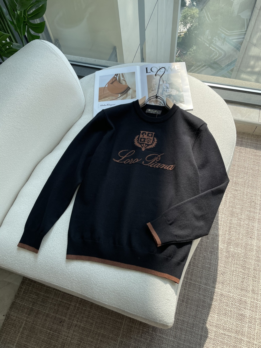 Loro Piana 重磅推荐！aw秋冬新款 专柜同步 时尚经典针织衫 秋冬必备款 采用针织衫加厚毛衣，精致简洁大方 品