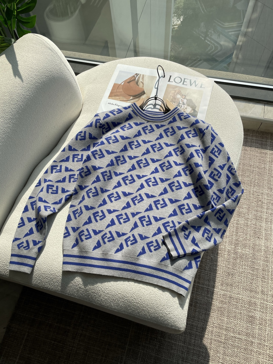 NO:692155,FD highly recommended!  2025aw autumn and winter new styles, synchronized with counters, fashionable classic sweaters, must-have items for autumn and winter, using thickened sweaters, exquisite, simple and elegant, brand element embellishment design, not too complicated craftsmanship, playing with the fusion of design and materials, simple European style, a must-have artifact for autumn and winter!  Sizes s-xl,,sweaters,19860909FD 重磅推荐！2025aw秋冬新款 专柜同步 时尚经典针织衫 秋冬必备款 采用针织衫加厚毛衣,精致简洁大方 品牌元素点缀设计 没有过多复杂的工艺 玩的就是设计与材质的融合 简约的欧风 秋冬季必备神器！尺码s-xl,,sweaters,,Men's clothing