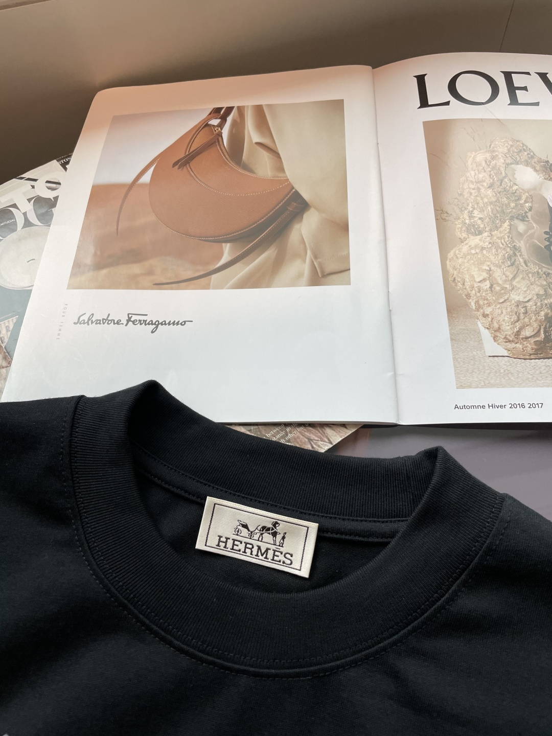 . 爱🐎仕2026春夏款/官网同步面料采用重磅纯棉精梳棉面料，OS宽松版型，上身版型超正！日常百搭，衣橱