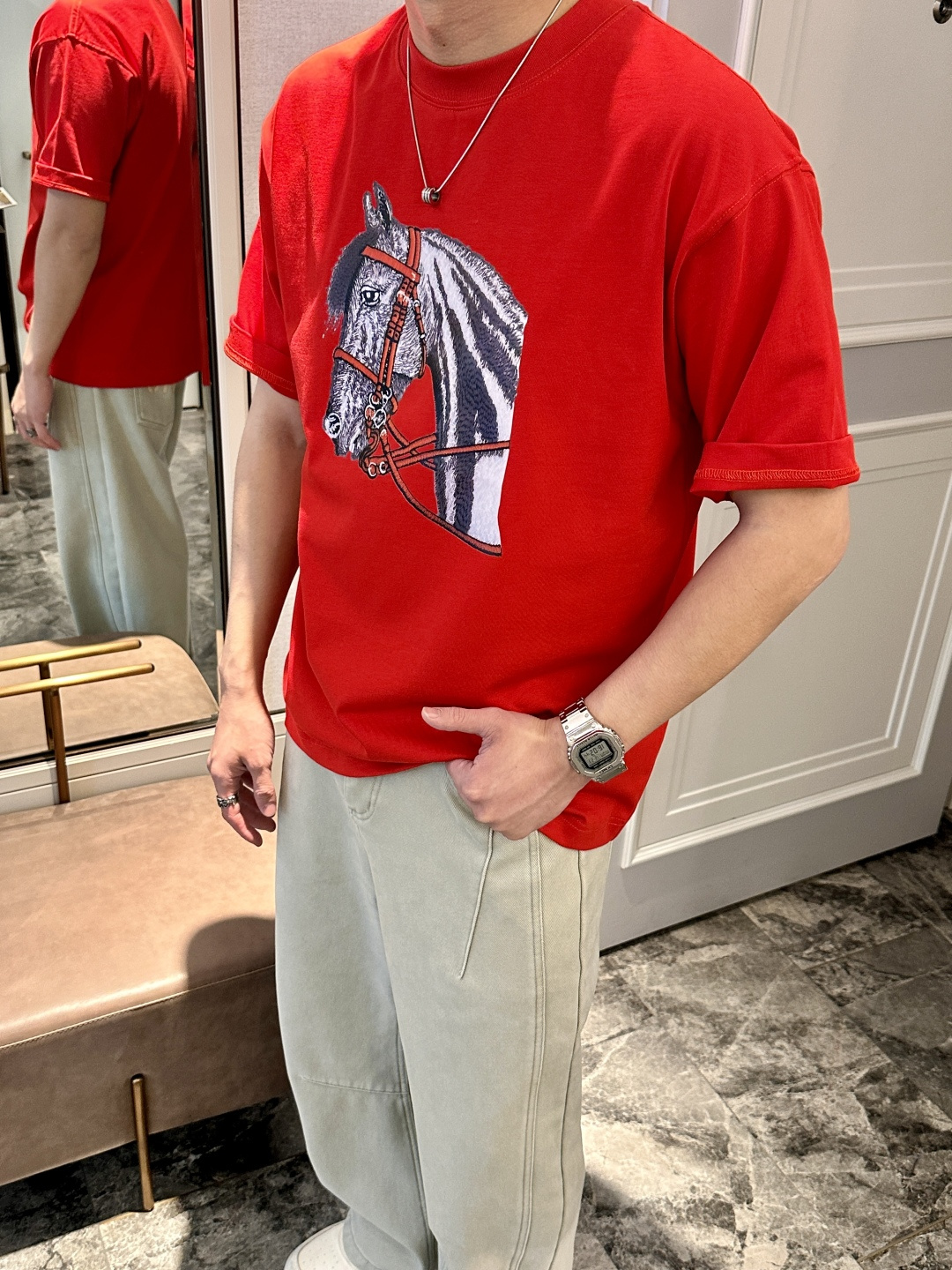 . 爱🐎仕2026春夏款/官网同步面料采用重磅纯棉精梳棉面料，OS宽松版型，上身版型超正！日常百搭，衣橱