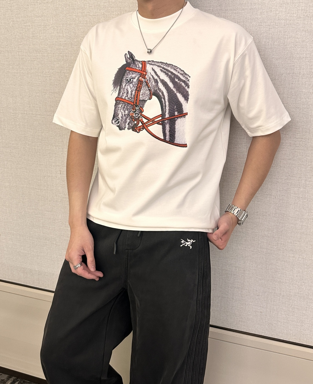 . 爱🐎仕2026春夏款/官网同步面料采用重磅纯棉精梳棉面料，OS宽松版型，上身版型超正！日常百搭，衣橱