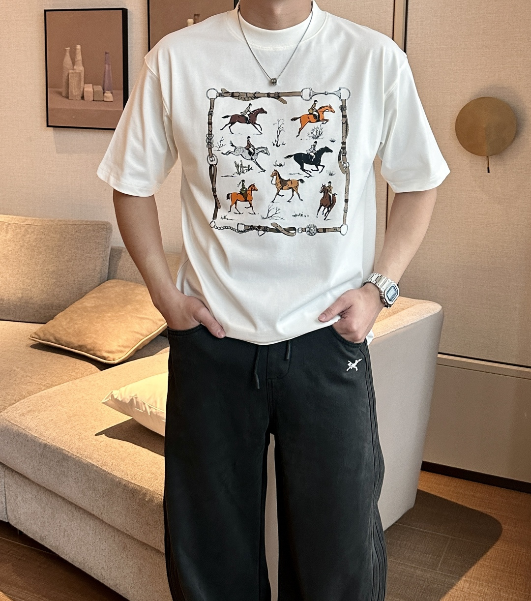 . 爱🐎仕2026春夏款/官网同步面料采用重磅纯棉精梳棉面料，OS宽松版型，上身版型超正！日常百搭，衣橱