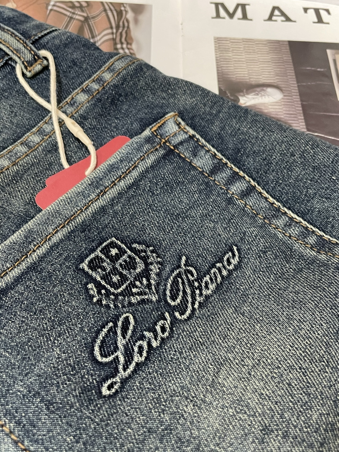 lp🆕专柜最新同款牛仔裤 面料版型做工绝绝子好穿不挑身材在搭配上没有太多的限制 随意简洁的衬托其他单品，