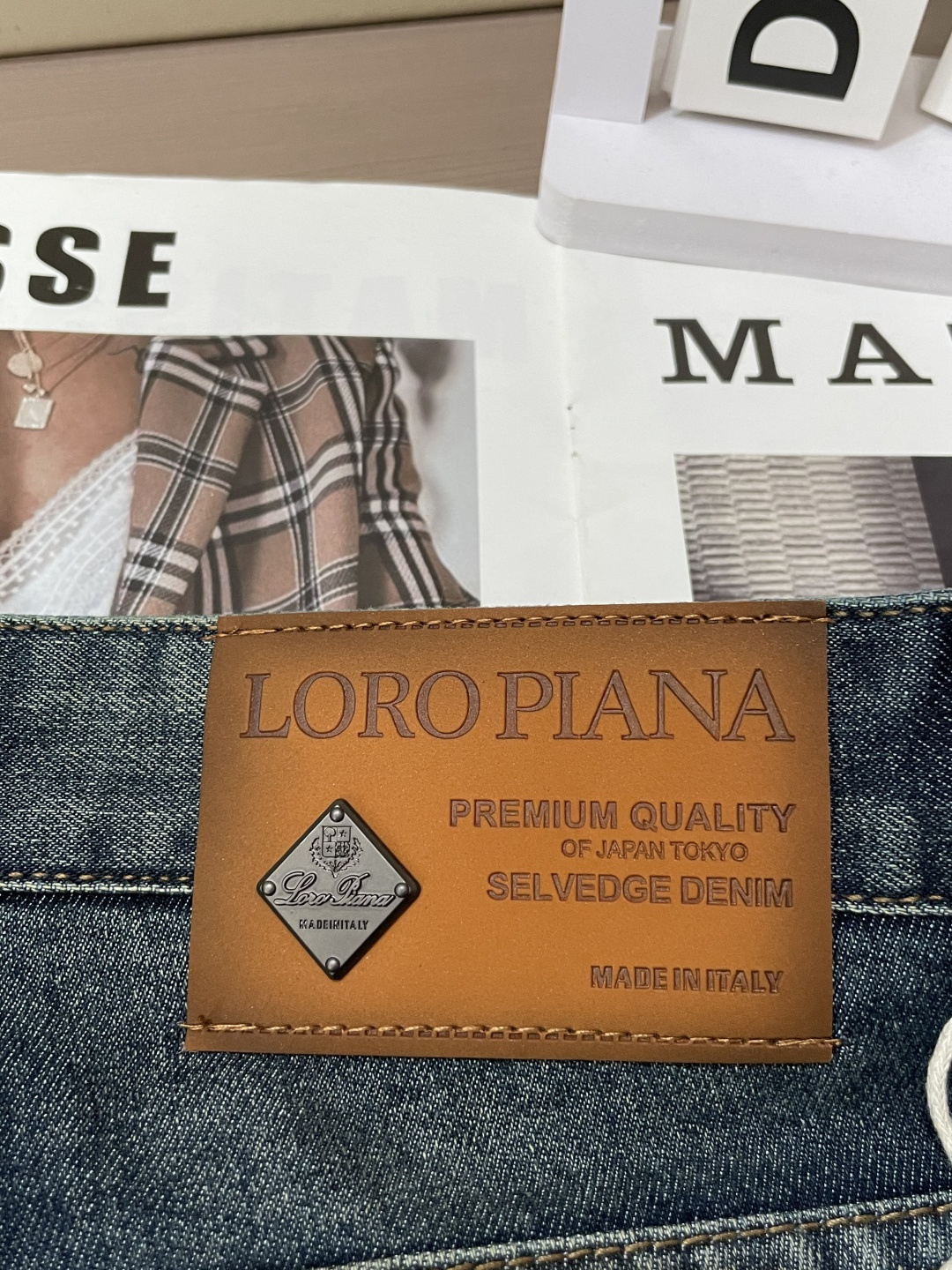 lp🆕专柜最新同款牛仔裤 面料版型做工绝绝子好穿不挑身材在搭配上没有太多的限制 随意简洁的衬托其他单品，