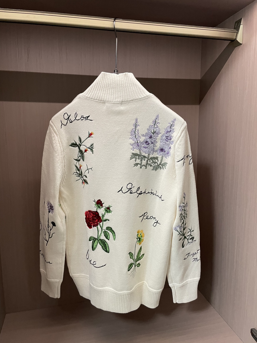 Dior 2025秋冬 高奢毛衣👫原厂代工 ，客供进口羊绒面料,细节辅料跟足原版，高端人士必备！尺码 S