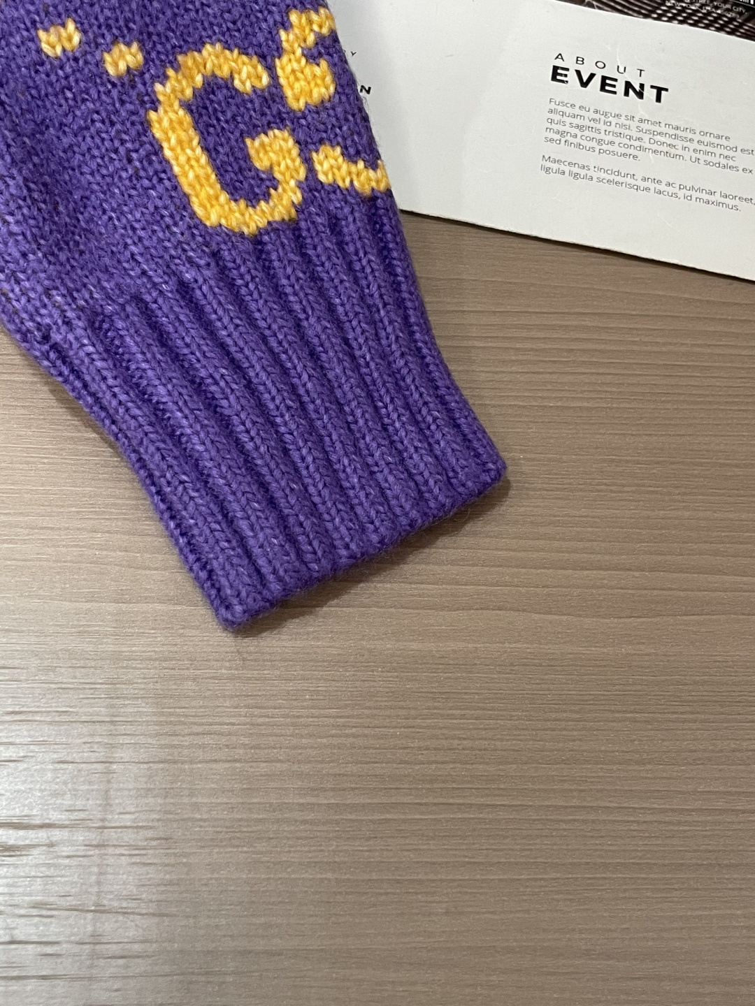 Gucc 2025秋冬 高奢毛衣👫原厂代工 ，客供进口羊绒面料,细节辅料跟足原版，高端人士必备！尺码 S