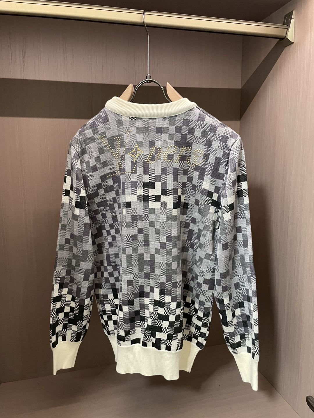 Lv 2025秋冬 高奢毛衣👫原厂代工 ，客供进口羊绒面料,细节辅料跟足原版，高端人士必备！尺码 S-X