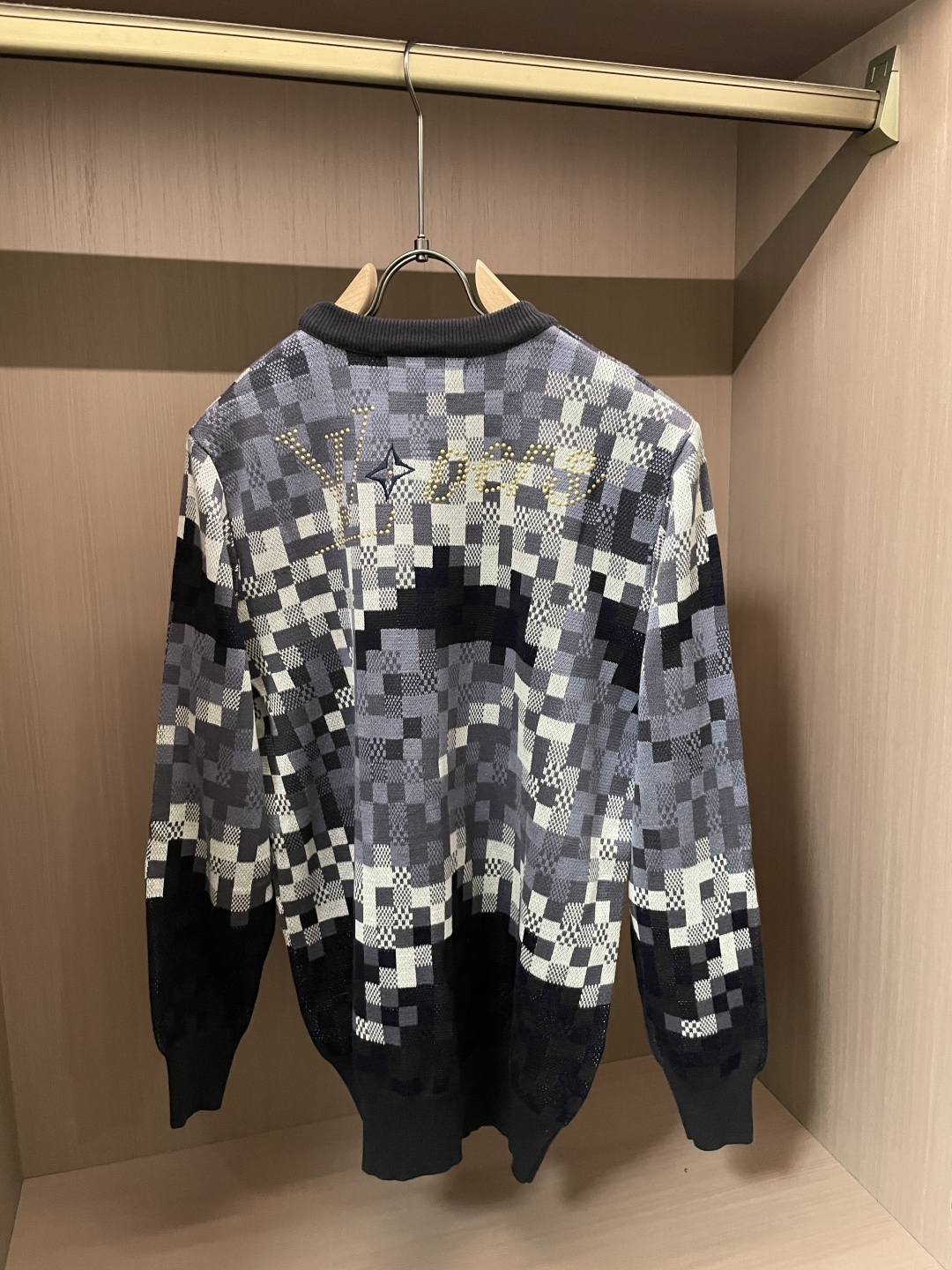 Lv 2025秋冬 高奢毛衣👫原厂代工 ，客供进口羊绒面料,细节辅料跟足原版，高端人士必备！尺码 S-X