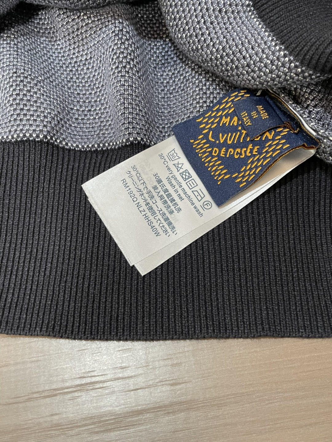 Lv 2025秋冬 高奢毛衣👫原厂代工 ，客供进口羊绒面料,细节辅料跟足原版，高端人士必备！尺码 S-X