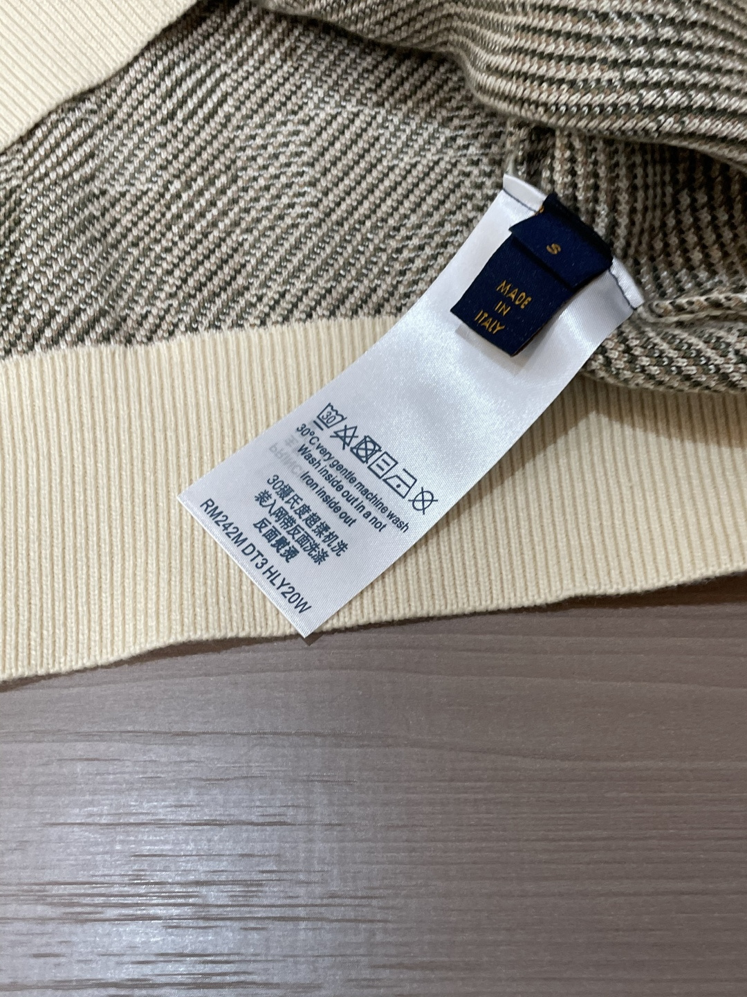 Lv 2025秋冬 高奢毛衣👫原厂代工 ，客供进口羊绒面料,细节辅料跟足原版，高端人士必备！尺码 S-X