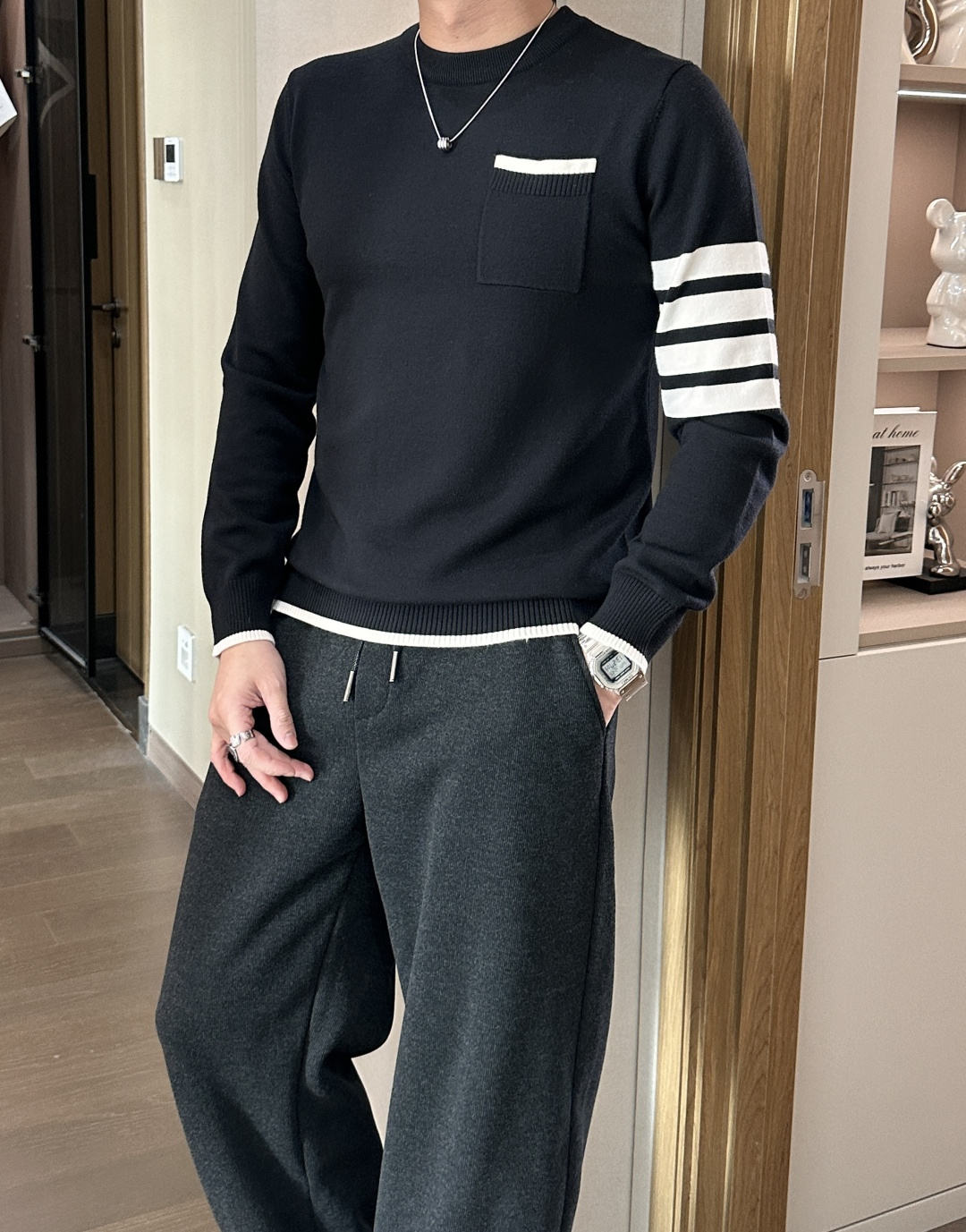 TB 重磅推荐！2025aw秋冬新款 专柜同步 时尚经典基础款针织衫 秋冬必备款 采用针织衫加厚毛衣，精