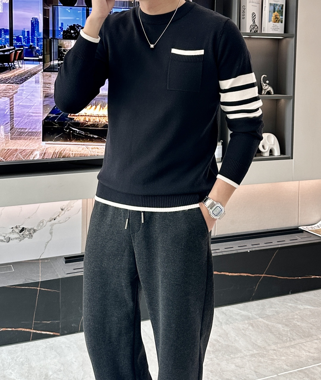 TB 重磅推荐！2025aw秋冬新款 专柜同步 时尚经典基础款针织衫 秋冬必备款 采用针织衫加厚毛衣，精