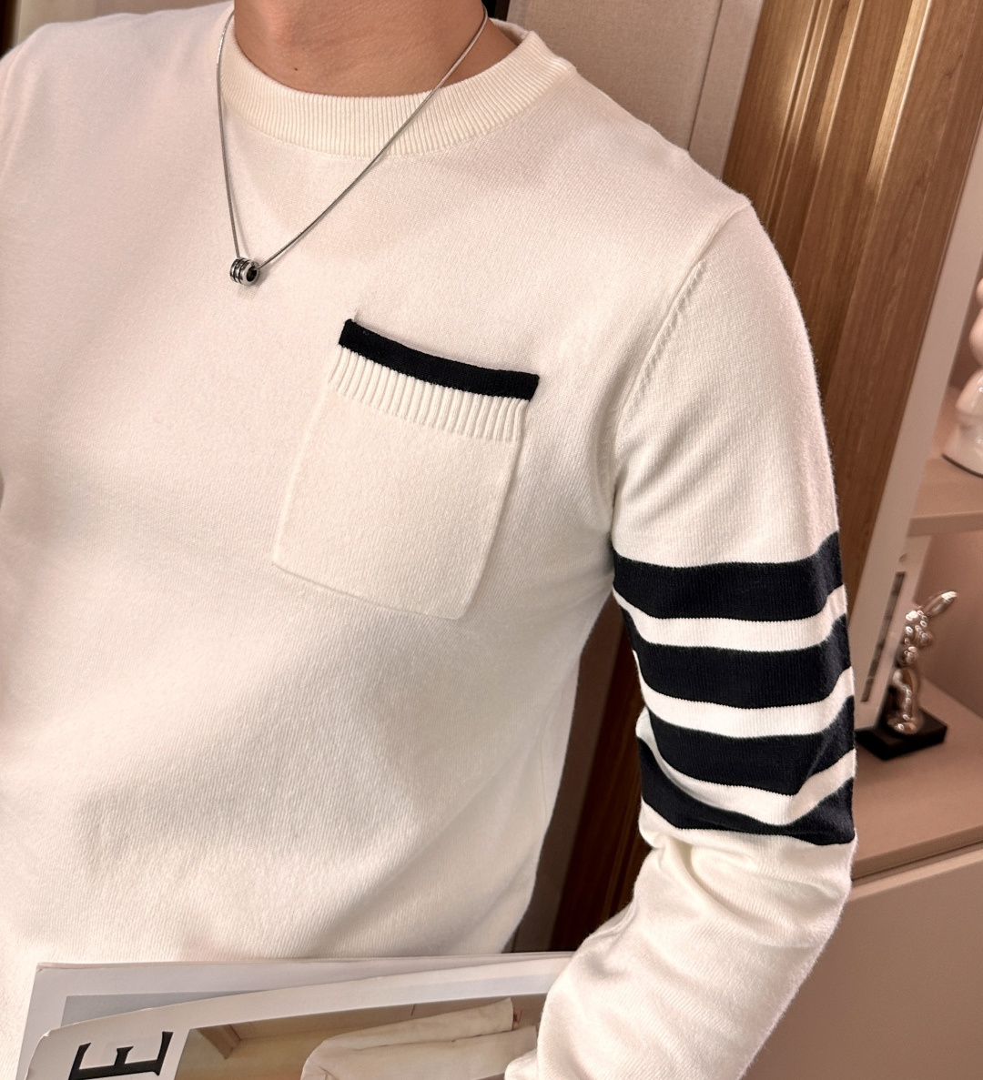 TB 重磅推荐！2025aw秋冬新款 专柜同步 时尚经典基础款针织衫 秋冬必备款 采用针织衫加厚毛衣，精