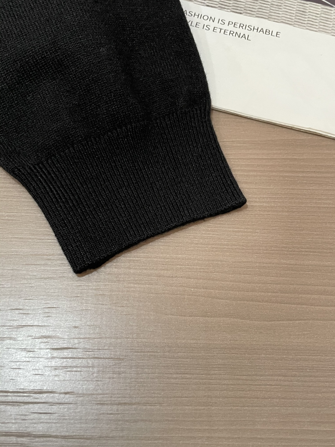 BUR 重磅推荐！2025aw秋冬新款 专柜同步 时尚经典基础款针织衫 秋冬必备款 采用针织衫加厚毛衣，