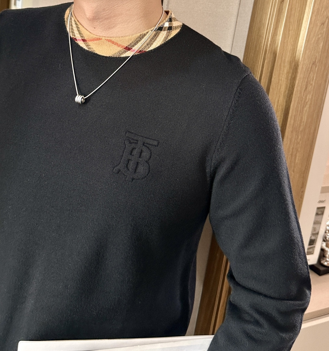 BUR 重磅推荐！2025aw秋冬新款 专柜同步 时尚经典基础款针织衫 秋冬必备款 采用针织衫加厚毛衣，
