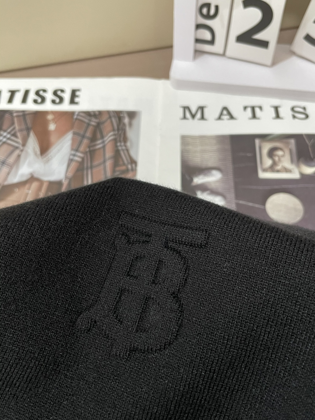 BUR 重磅推荐！2025aw秋冬新款 专柜同步 时尚经典基础款针织衫 秋冬必备款 采用针织衫加厚毛衣，